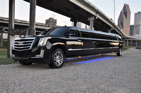 luxury stretch limousine services.